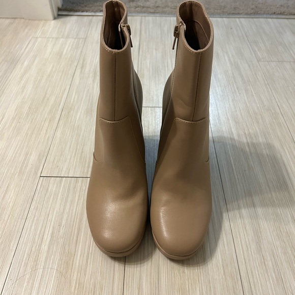 Like New JF Nude Block Heel Boots - Picture 6 of 10